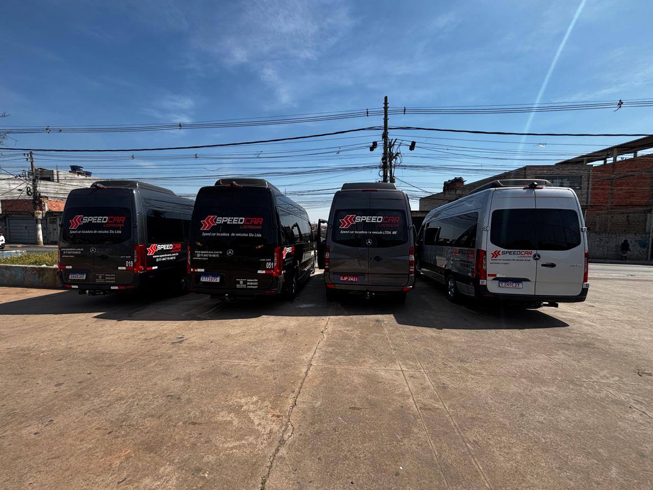 Quanto custa alugar uma van com motorista?