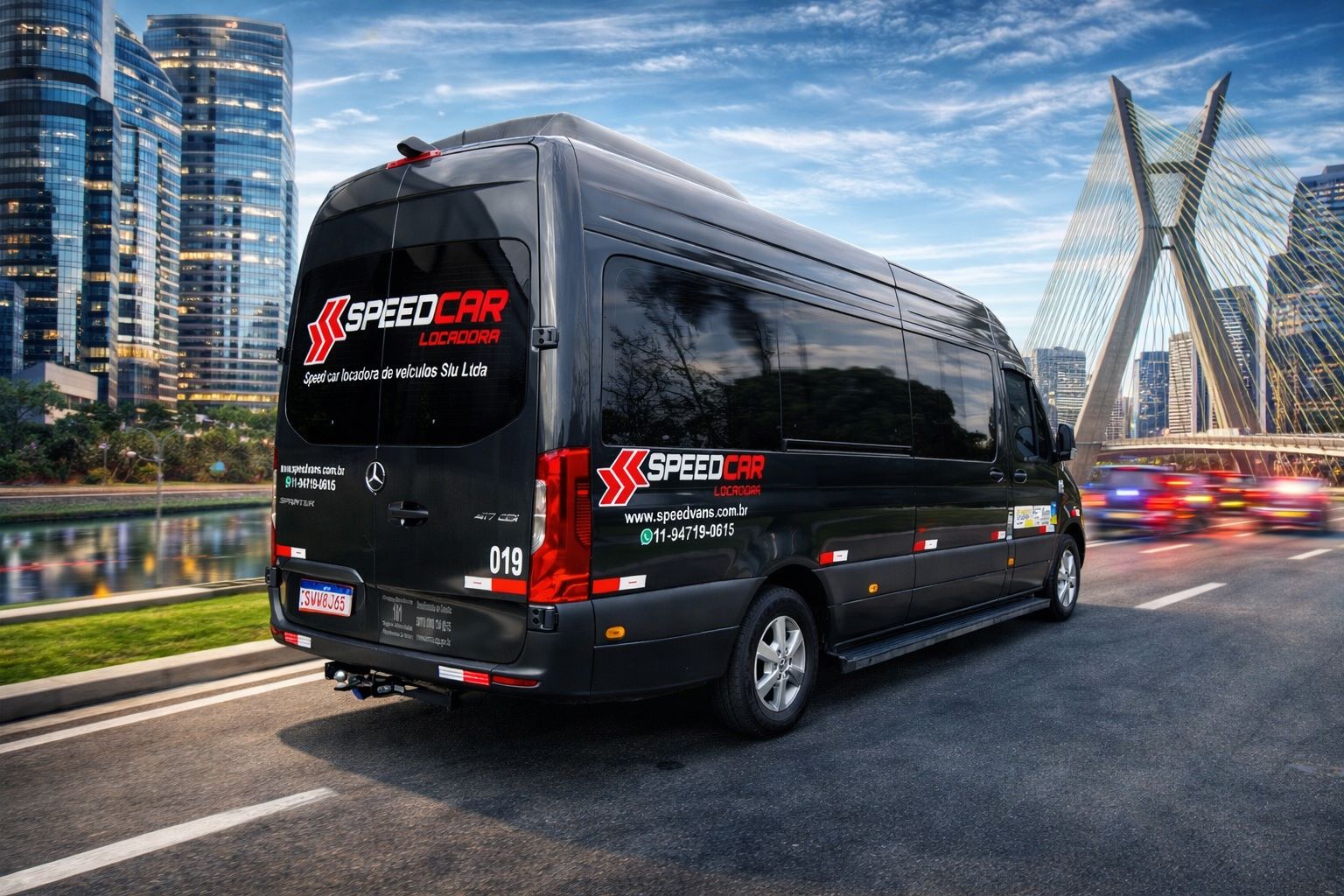 Van executiva para transporte de funcionários em São Paulo com frota moderna e pontualidade garantida